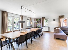 Luxurious Villa With Bath and Dishwasher Near a Nature Reserve