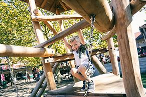 Luxurious Villa With Hot Tub and Sauna