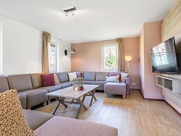 Luxurious Villa With Bath and Dishwasher Near a Nature Reserve