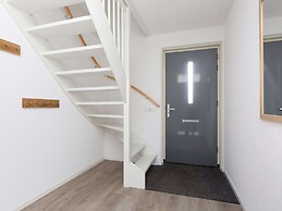 Holiday Home With Jetty Near Sneekermeer