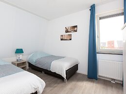 Holiday Home With Jetty Near Sneekermeer