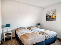 Holiday Home With Jetty Near Sneekermeer