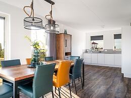 Holiday Home With Jetty Near Sneekermeer