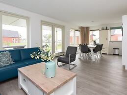 Holiday Home With Jetty Near Sneekermeer