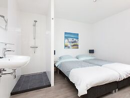 Holiday Home With Jetty Near Sneekermeer