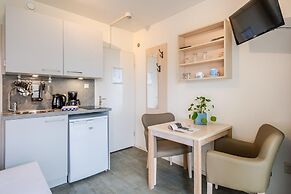 Apartment in De Koog With Free Parking