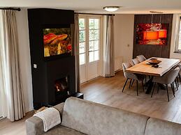 Detached Villa with Outdoor Fireplace near Veluwe