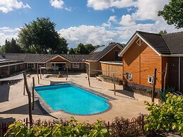 Detached Villa with Outdoor Fireplace near Veluwe