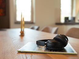 Detached Villa with Outdoor Fireplace near Veluwe