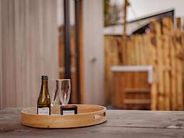 Detached Villa with Outdoor Fireplace near Veluwe