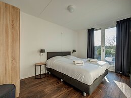 Restyled 2 Bathroom Holidayhome, sea Within Walking Distance