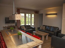 Combined Bungalow with Decorative Fireplace near Veluwe