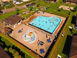 Combined Bungalow with Decorative Fireplace near Veluwe