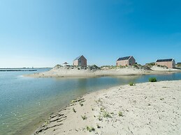 Detached eco Cottage on the Lake Grevelingen