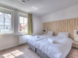 Luxurious Stately Villa With 3 Bathrooms, 1km From the Beach