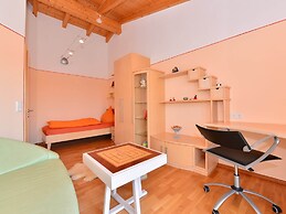 Charming Apartment With Terrace in Deggendorf