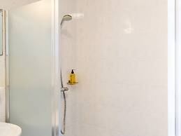 Spacious Bungalow with Dishwasher near Hunebedcentrum