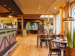 Spacious Bungalow with Dishwasher near Hunebedcentrum