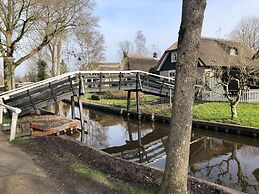 Cozy Holiday Home With Terrace