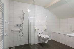 Beachside Bungalow Near Beach