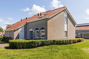 Beachside Bungalow Near Beach