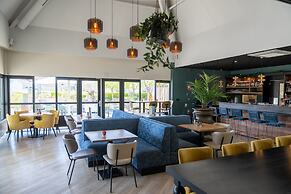 Beachside Bungalow Near Beach