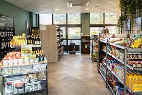 Beachside Bungalow Near Beach