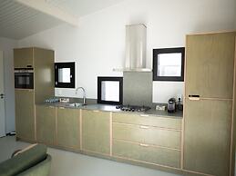 Modern Lodge With Dishwasher, Near the Beach