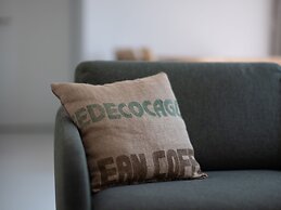 Modern Lodge With Dishwasher, Near the Beach