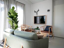 Modern Lodge With Dishwasher, Near the Beach