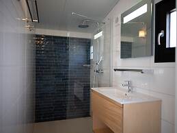 Modern Lodge With Dishwasher, Near the Beach