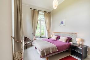 Limburg Mansion With Spa Near Forest