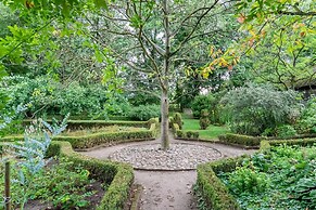 Limburg Mansion With Spa Near Forest