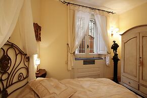 Villa Alba d' Oro - Historic Luxury Villa