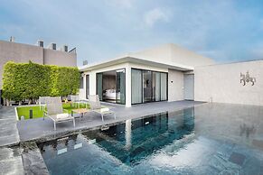 Walton Suites Sukhumvit