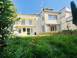 Reims Sherpa Guest House