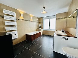 Reims Sherpa Guest House