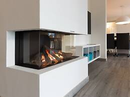 Beautiful House With Whirlpool