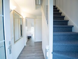 Beautiful House With Whirlpool