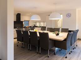 Beautiful House With Whirlpool