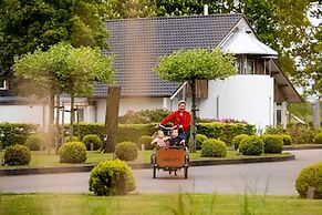 Cozy Group Stay w/ Fireplace