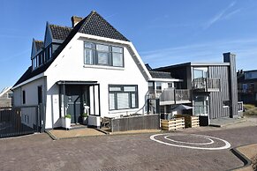 Elegant Studio Near Beach