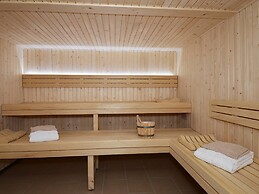 Airy Stay by the Mediterranean