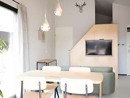 Modern Lodge With Dishwasher, Near the Sea