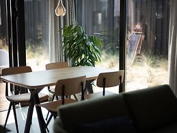 Modern Lodge With Dishwasher, Near the Sea