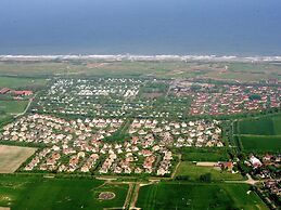 Restyled Bungalow with Dishwasher near Cozy Domburg