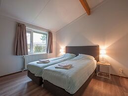 Restyled Bungalow with Dishwasher near Cozy Domburg