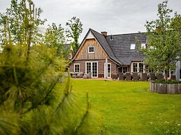 Beautiful House With a Fireplace