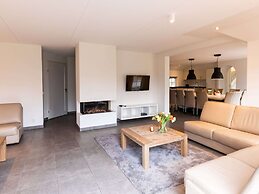 Beautiful House With a Fireplace