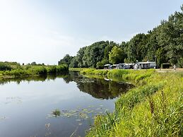 Detached Villa With Washing Machine, Around a Lake Area